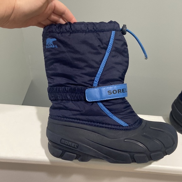 Sorel Winter snow boots black and blue kids size 6  *inspect photos for wear - Picture 3 of 17